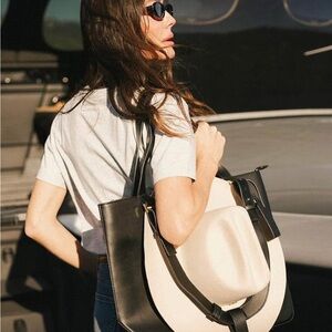 GIGI PIP Leather Hayes Hat Carrying Tote Bag